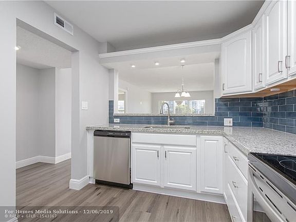 4th image of 2900 N Palm Aire Dr APT 202