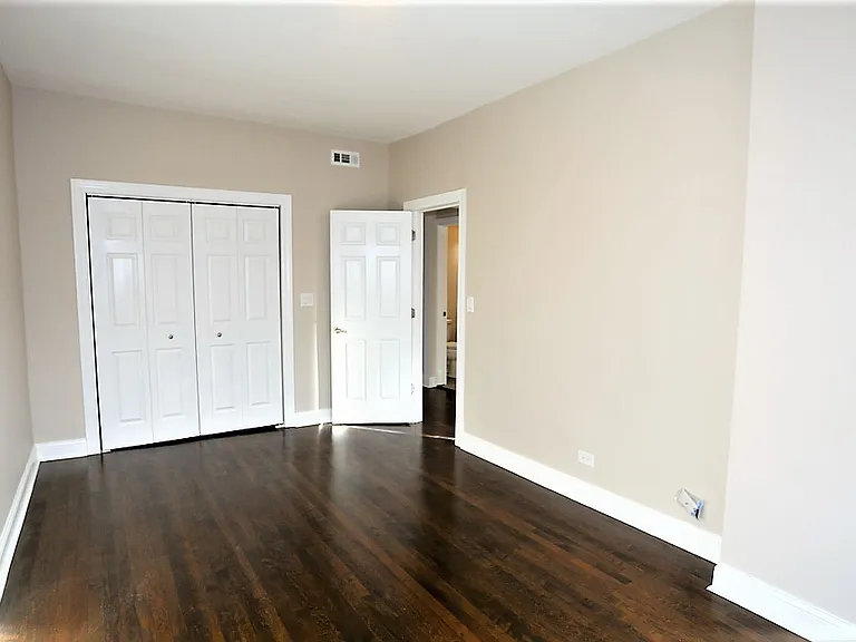 1634 W Roscoe St #1W — Photo 6