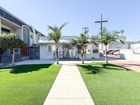 4th image of 1415 S Centinela Ave #1421B