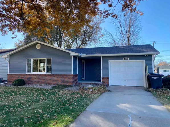 2319 W 11th St, Hastings, NE 68901