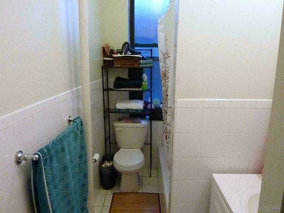 5th image of 334 Montgomery St #8