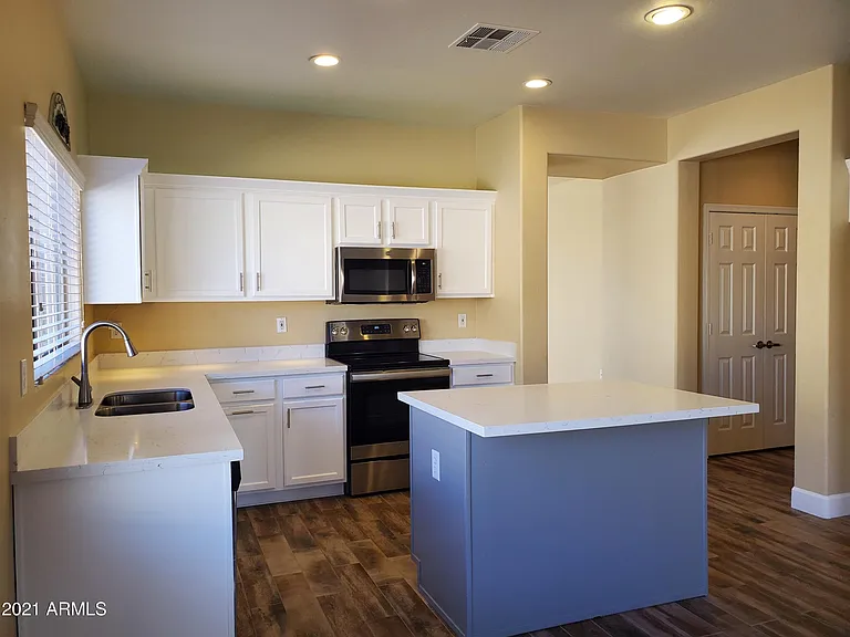 2056 E Riviera Dr — Photo 13