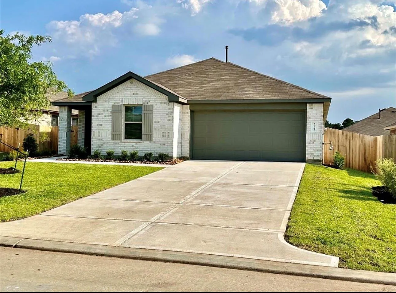 3 bed, 2.0 bath, 1550 sqft, $1,900 — Photo 1