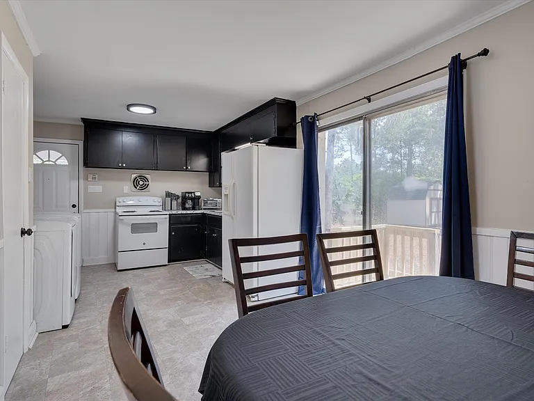 1827 Fargo Dr — Photo 12