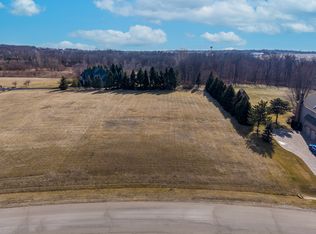 8148 Shadow Creek Ln, Yorkville, IL 60560