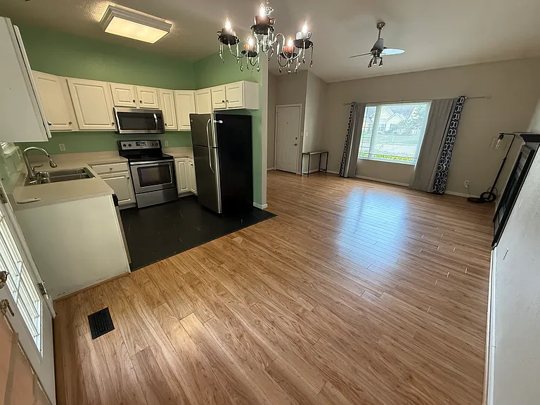 5866 Regency Dr — Photo 5
