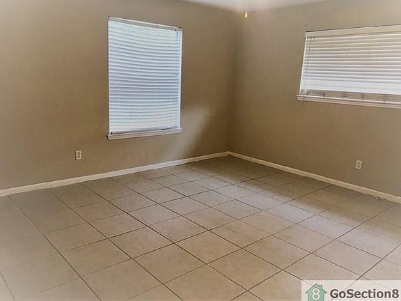 5th image of 10306 Amblewood Dr