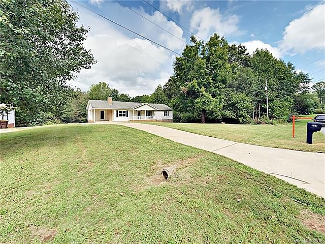 1st image of 204 Rainbow Dr