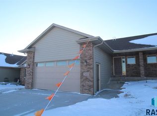 5443 Salvation Pl, Sioux Falls, SD 57108