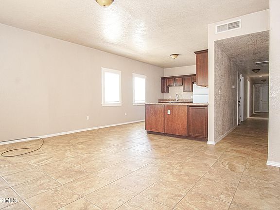 2nd image of 2862 Grant Ave APT 3