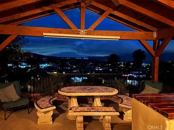 19776 Merryhill St, Santa Clarita, CA 91351