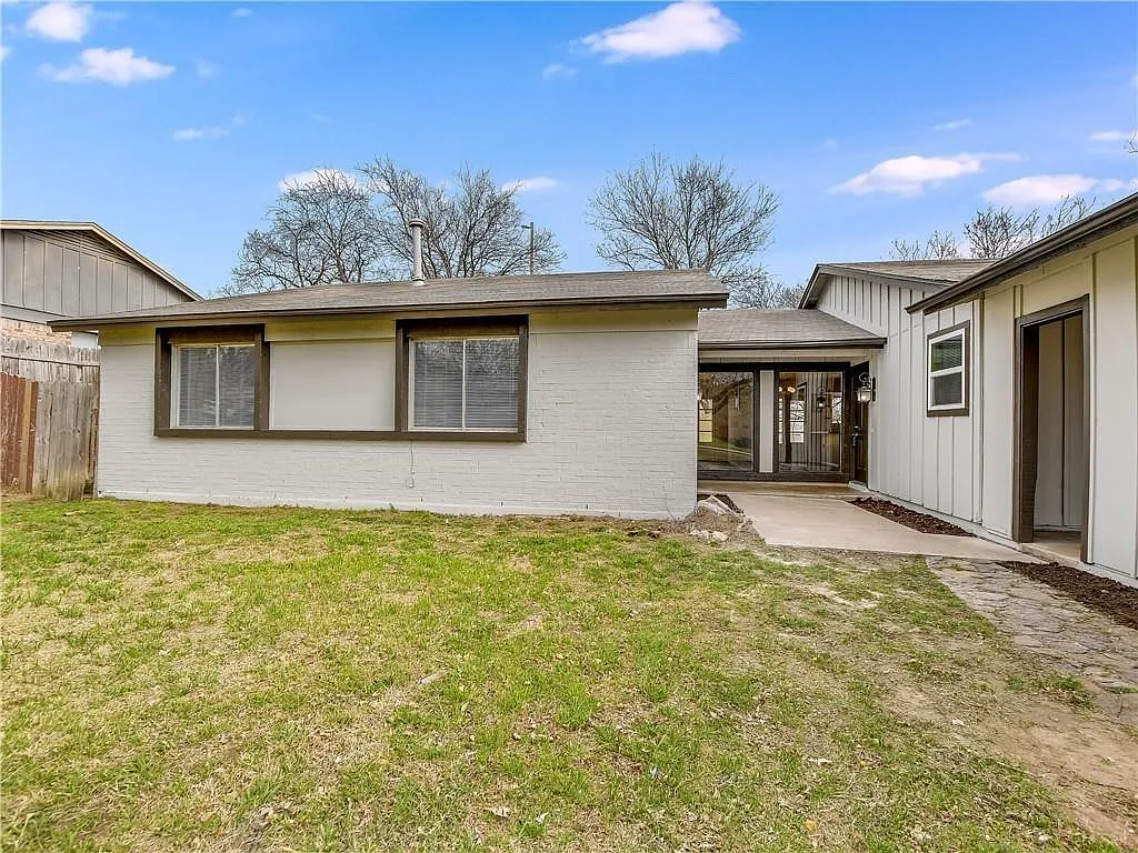 3 bed, 2.0 bath, 1100 sqft, $1,795 — Photo 1