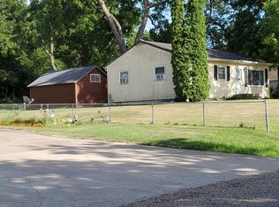 900 Park Ave, Center Pt, IA 52213