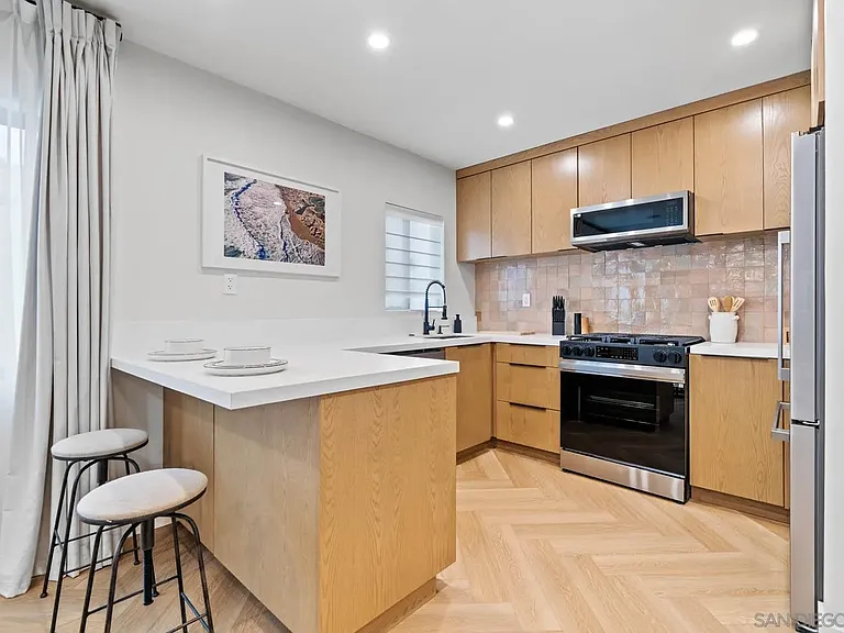 7372 Bishops Ln — Photo 18