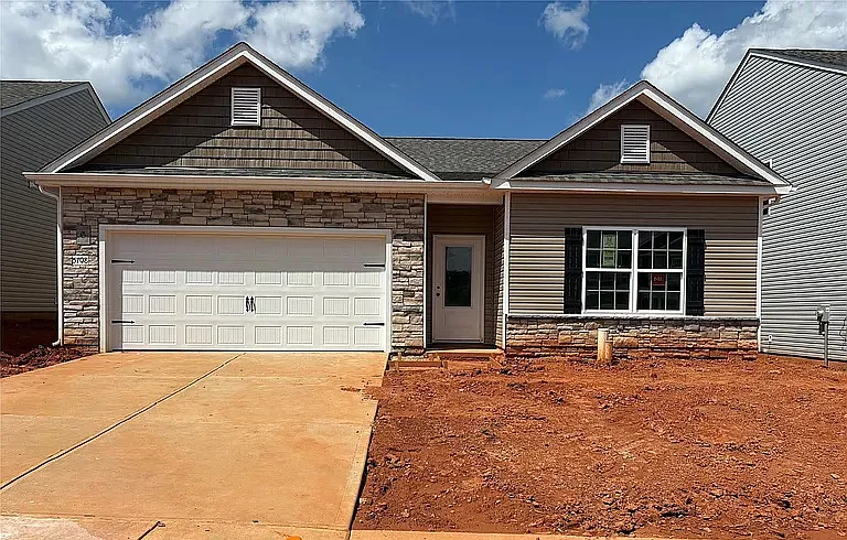 5708 Skinner Ln — Photo 1