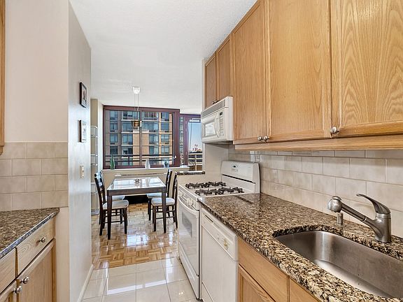 4th image of 4-74 48th Ave Unit 37F
