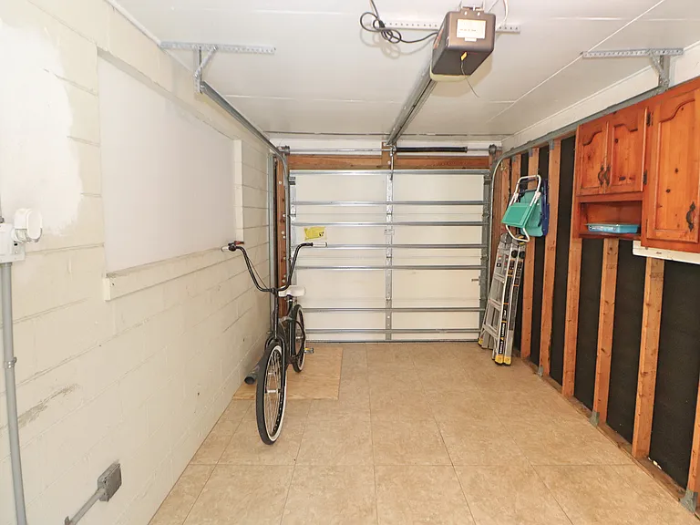 Garage w Opener
