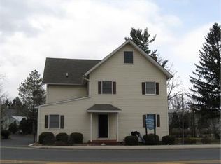 15 Vernon Ave, Hamburg, NJ 07419
