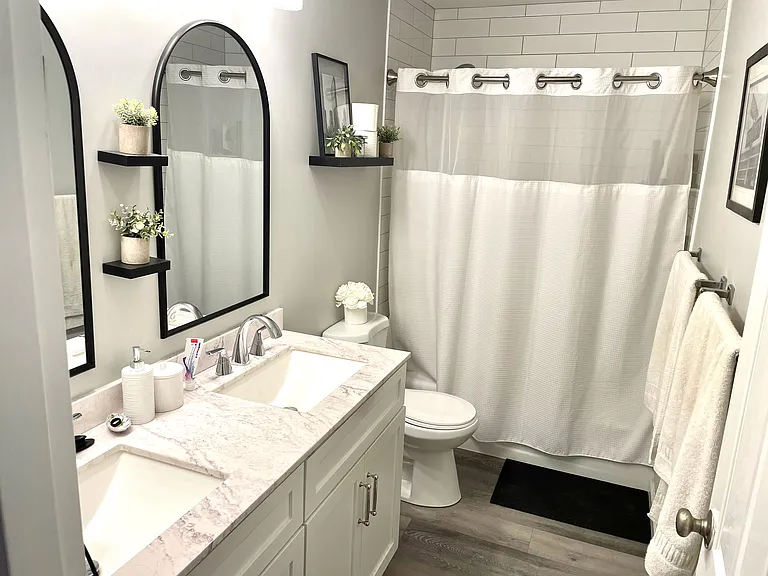 240 Wardwell St #17 — Photo 11