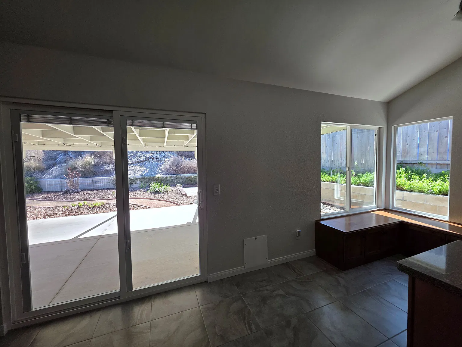3 bed, 1290 sqft, $4,100 — Photo 4