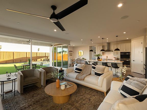 4th image of 1455 Blossom Way
