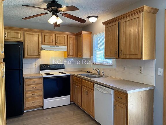 2nd image of 8408 Pershing Rd