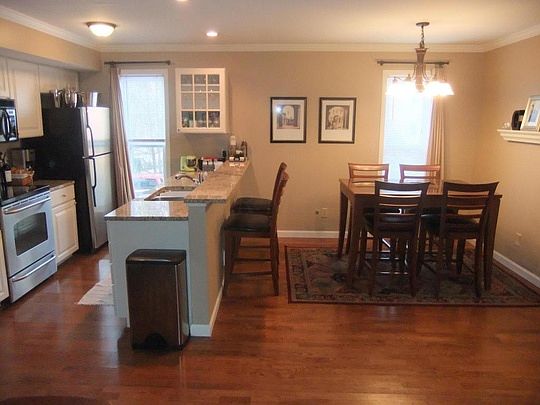 5th image of 1591 Arlington Ave #1591