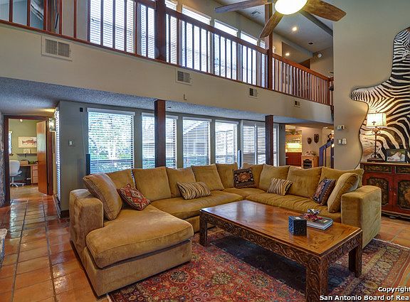 3rd image of 13618 W INWOOD PARK