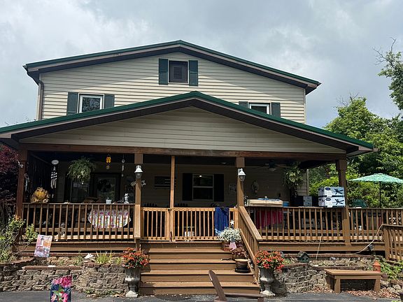 2nd image of 812 Cornell Rd