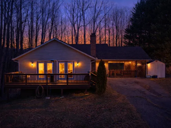 128 Huntington Rd, Ridgeway, VA 24148