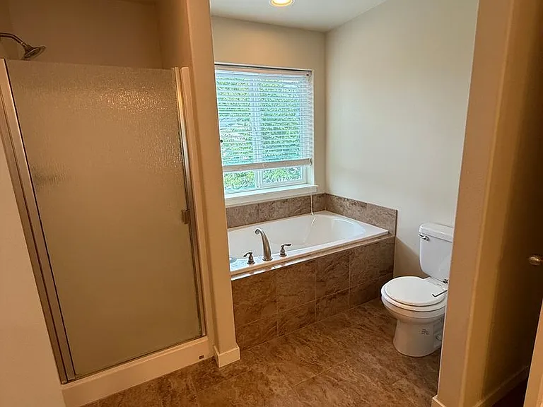 3101 NE 161st Ave — Photo 12