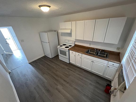 2nd image of 1213 Central St Unit A