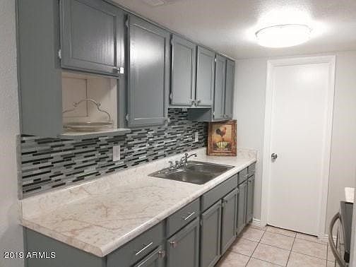 Beautiful kitchen area!