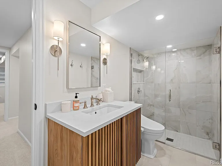 7030 S Magnolia Cir — Photo 30