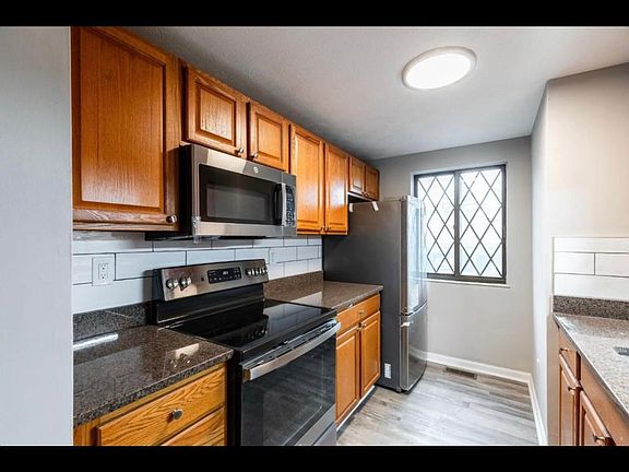 2nd image of 339 Bexley Ct #1