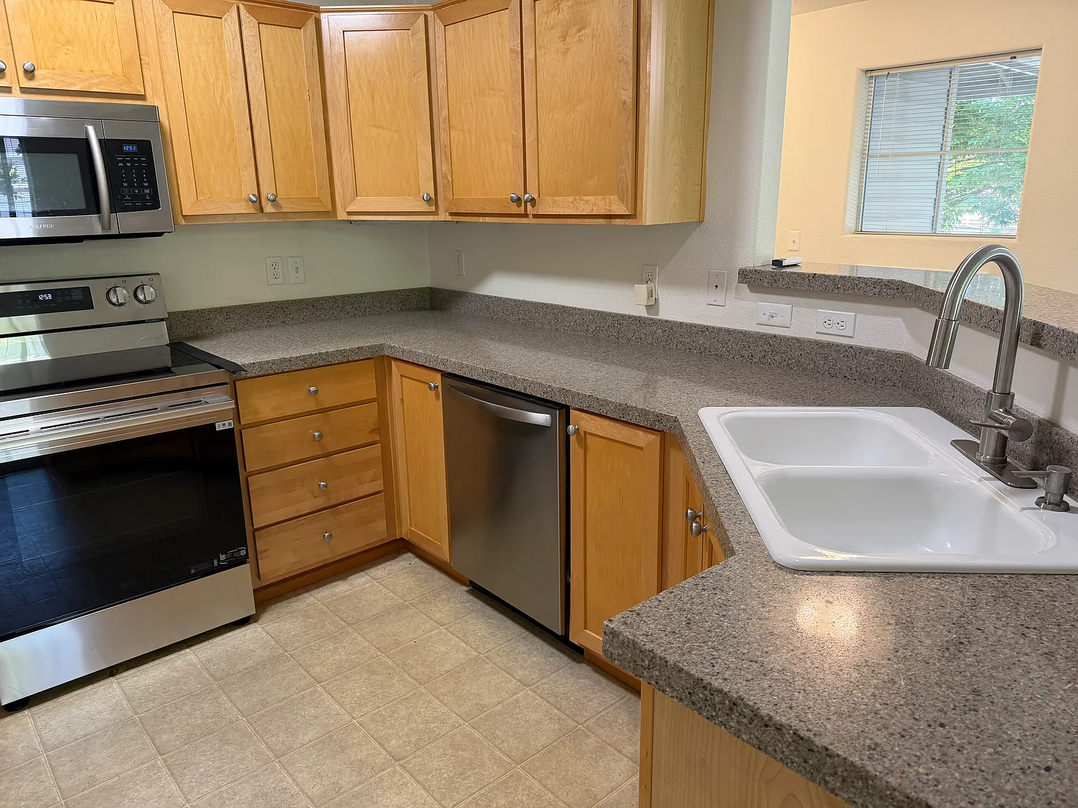 14585 SW Magpie Ln — Photo 1