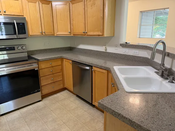 14585 SW Magpie Ln Unit 201, Beaverton, OR 97007