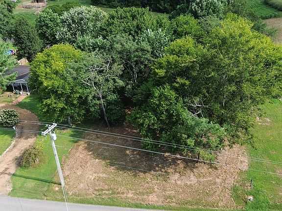 2nd image of 244 Howell Hill Rd
