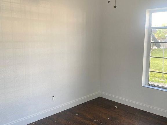 2nd image of 7525 NE Miami Ct #7525
