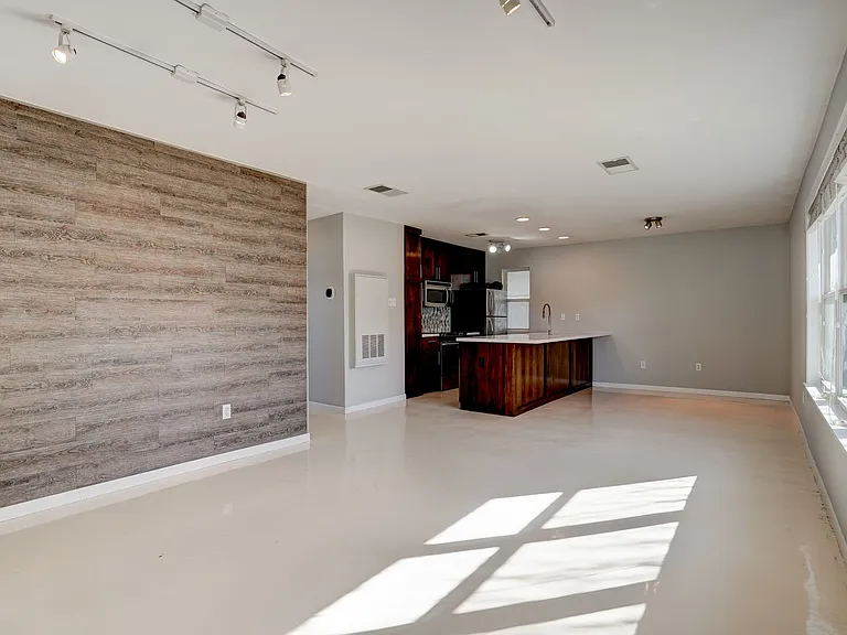 2450 Ashdale Dr #205-D — Photo 4