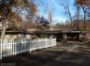 1565 Cedar Point Dr, Niles, MI 49120