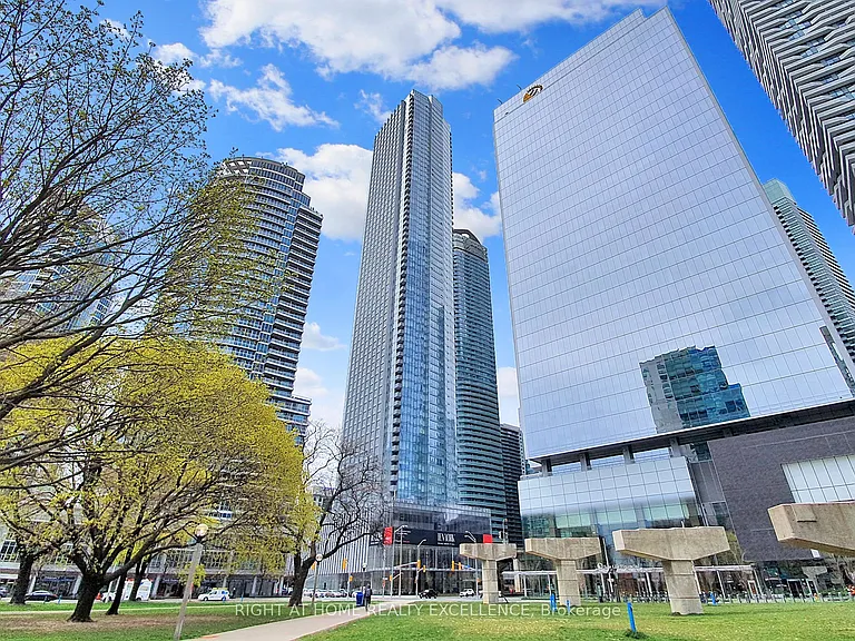 10 York St #2203 — Photo 34