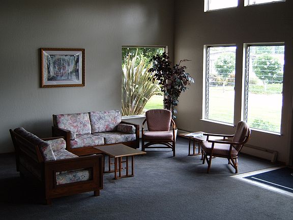 2nd image of 286 Maui Cir