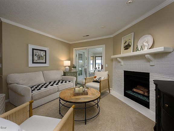 5th image of 1837 Harbour Cir NW #18C