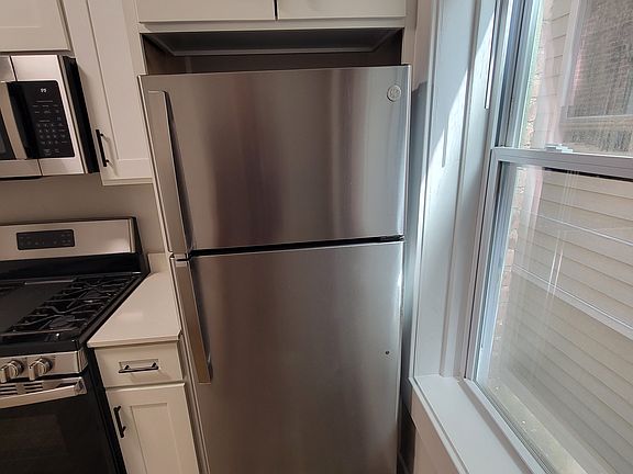 3rd image of 192 Kensington Ave APT 204