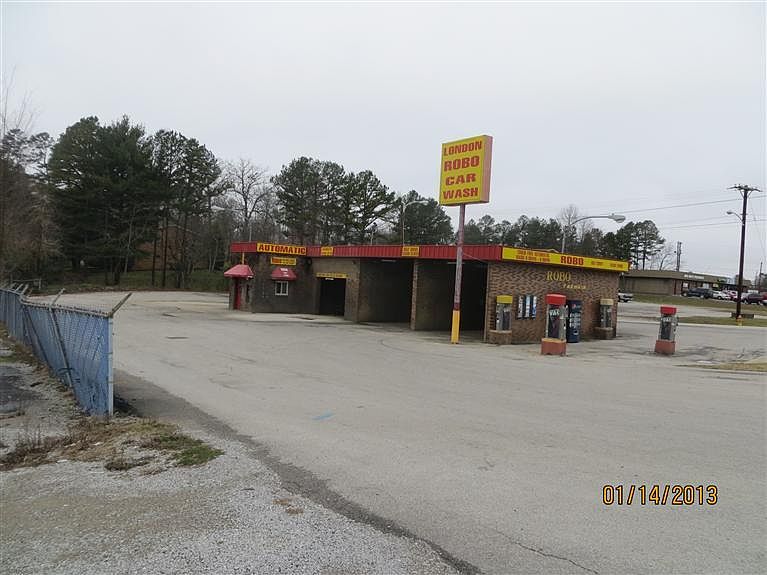 2nd image of 2009 N Main St