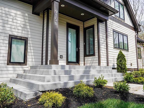 2nd image of 915B Cahal Ave