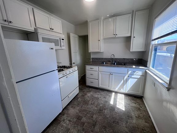 5th image of 937 Magnolia Ave APT 19