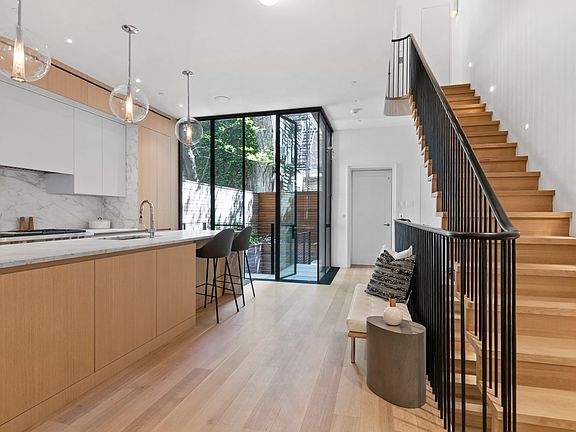 5th image of 327 W 4th St