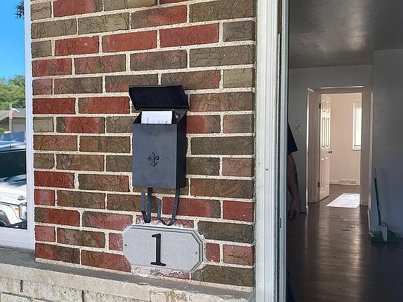 3rd image of 9760 Arv Ellen Dr #1